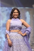 Regina Cassandra Photo Pictures